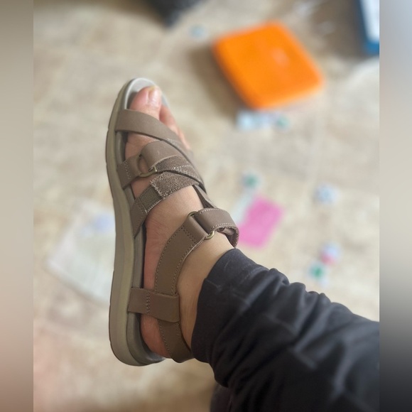 Merrell Select Grip Strappy Women’s Sandals- Size 7- Stylish Taupe/Brown - Picture 7 of 7